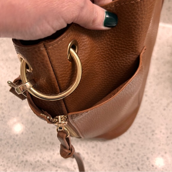 Steve Madden Brown Leather Handbag with gold accents - Picture 4 of 12